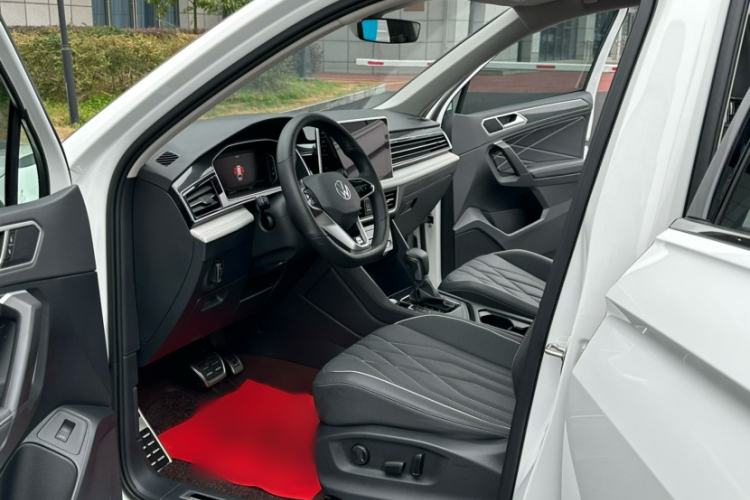 Used Volkswagen Tiguan L 2023 330TSI Automatic Two-Wheel Drive R-Line Enjoyment Edition