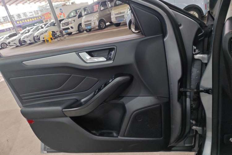 Used Ford Focus 2022 Sedan EcoBoost 180 Automatic Performance Edition