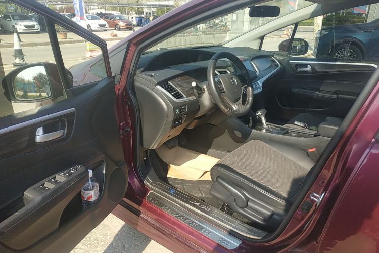 Used Honda Jade 2017 1.8L automatic Comfort version 5 seats Driver Seat