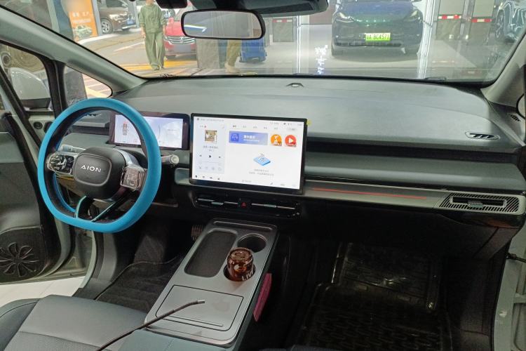 Used AION Y 2023 Plus 510 Smart Edition Center Console