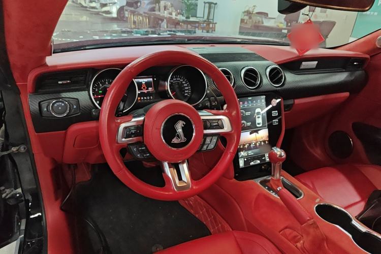 Used Ford Mustang 2018 2.3T Automatic Hardtop Standard Trim U.S. Specification Center Console