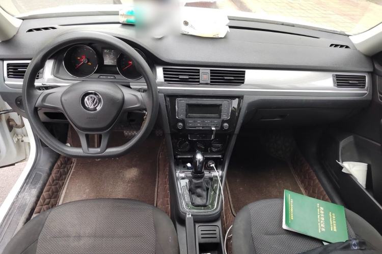 Used Volkswagen Bora 2020 1.5L Automatic Fashion Edition Center Console