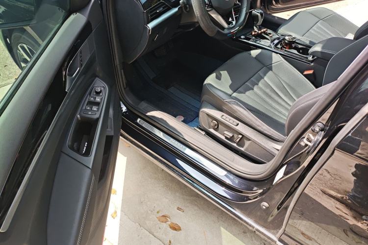 Used Volkswagen Passat 2024 330TSI Elite Edition Driver Seat