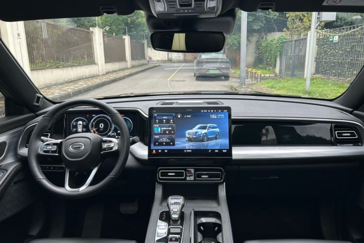 Used GAC Trumpchi GS8 2022 Linghang Series 2.0 TGDI Two-Wheel-Drive Luxury Smart Connectivity Version (7 Seats)