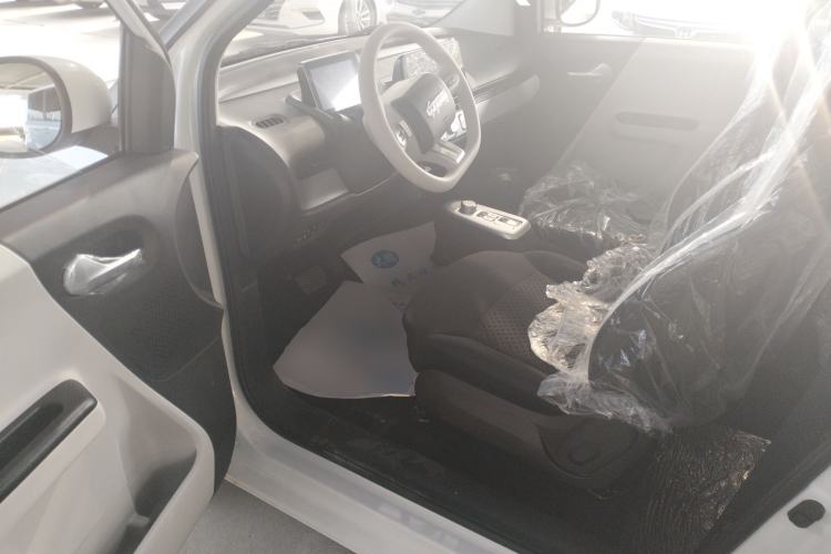 Used CHANGAN NEVO Lumin 2026 Model Treasure Edition 205km Beloved Beige Guoxuan
