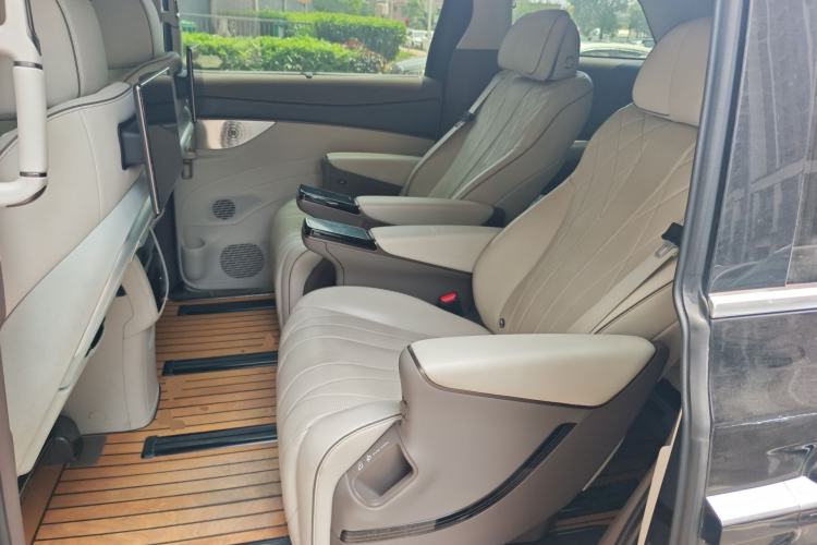 Used Denza D9 2022 DM-i 970 Four-Wheel Drive Prestige Model