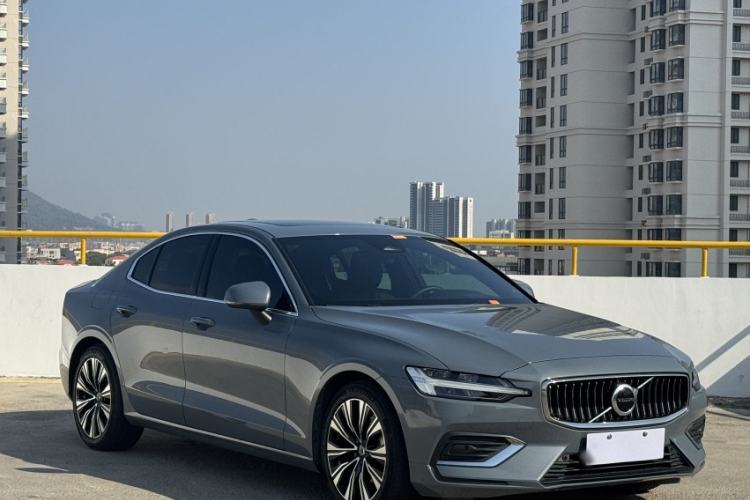 Used Volvo S60 2023 B4 Zhiyuan Luxury Edition
