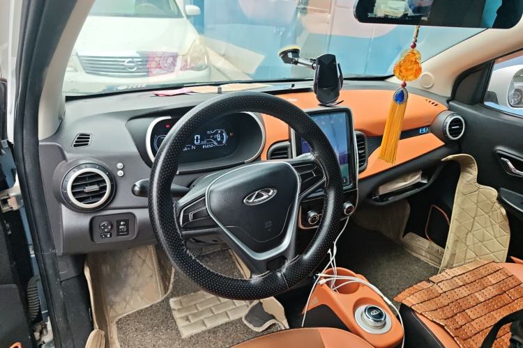 Used Chery Little Ant 2018 400 4-Seater Smart Edition Center Console