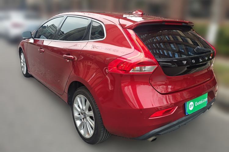 Used Volvo V40 2016 T4 Smart Luxury Edition
