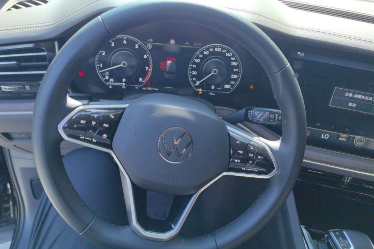 Used Volkswagen Touareg 2022 3.0 TSI Luxury Edition Black Diamond Sport Package