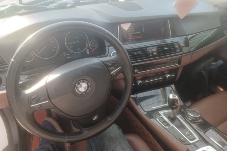 Used BMW 5 Series 2014 520Li Elegant Model
