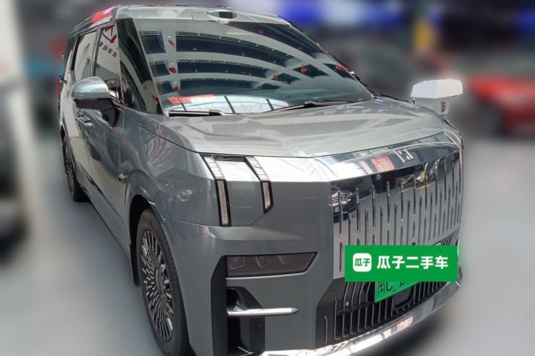 Used Zeekr 009 2024 Six-Seat Executive Version 4WD 108 kWh Front Right 45 Deg