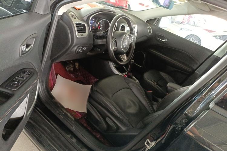 Used Jeep Compass 2017 200T Automatic Family Edition
