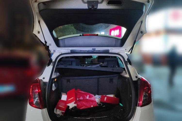 Used Buick Encore 2017 18T Automatic Two-Wheel Drive Urban Leading Model Trunk