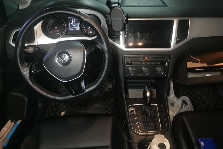Used Volkswagen Golf Sportsvan 2019 1.6L Automatic Pure Model China V Standard Steering Wheel