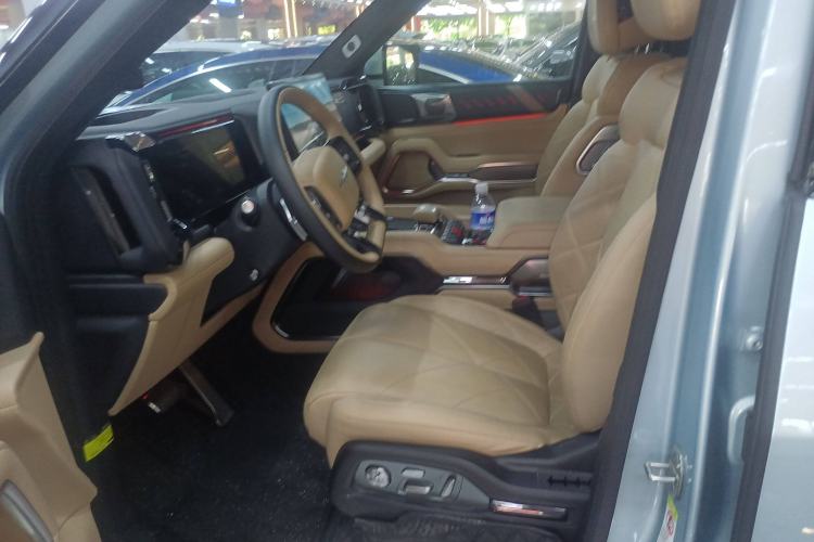 Used Formula Leopard Leopard 8 2025 Smart & Brave Flagship Edition 7 Seats