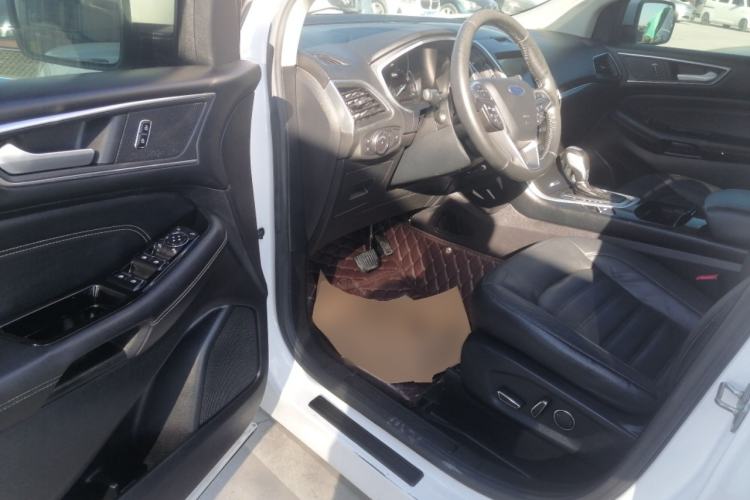 Used Ford Edge 2017 EcoBoost 245 Two-Wheel-Drive Sporty 7-Seater
