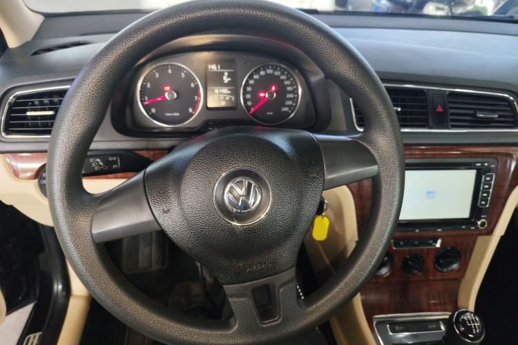 Used Volkswagen Lavida 2013 Restyled Classic 1.6L Manual Comfort Edition Steering Wheel