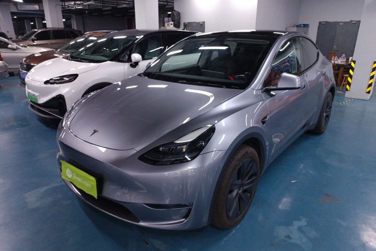 Used Tesla Model Y 2024 Long-Range All-Wheel-Drive Version