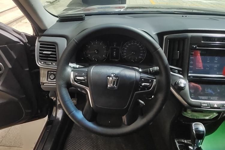 Used Toyota Crown 2015 2.5L Fashion Limited Edition
