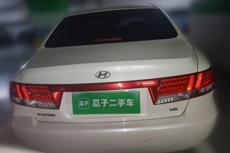 Used Hyundai Azera 2006 3.3 Top-of-the-Line Version Rear