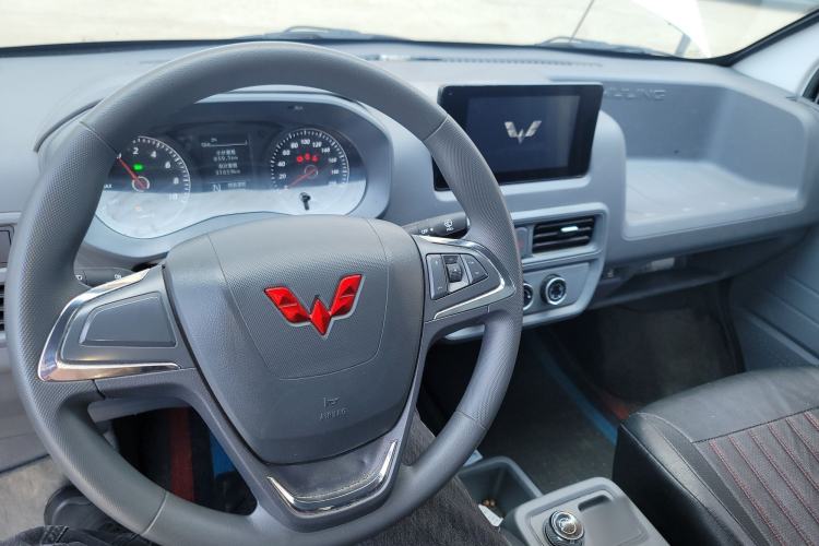 Used Wuling Yangguang 2024 300km Comfort Version with Sealed Windows 60kW