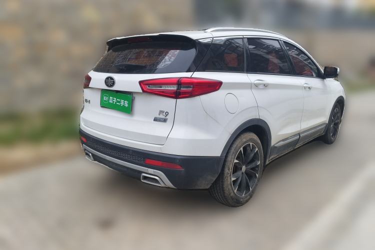 Used FAW Senya R9 2018 1.2T Manual Luxury Smart Edition

