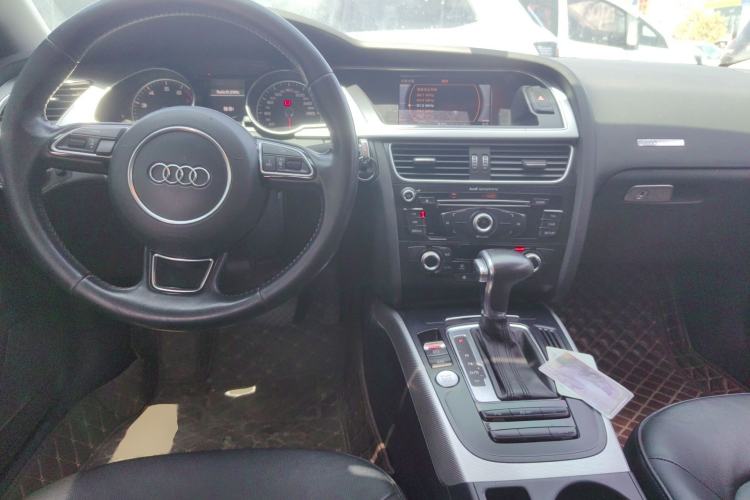 Used Audi A5 2016 Restyled Sportback 45 TFSI Comfort Version Center Console