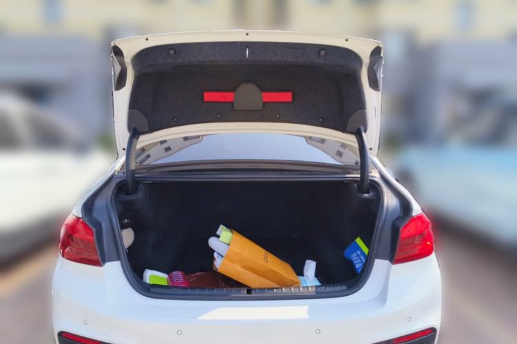 Used BMW 5 Series 2018 525Li M Sport Package Trunk