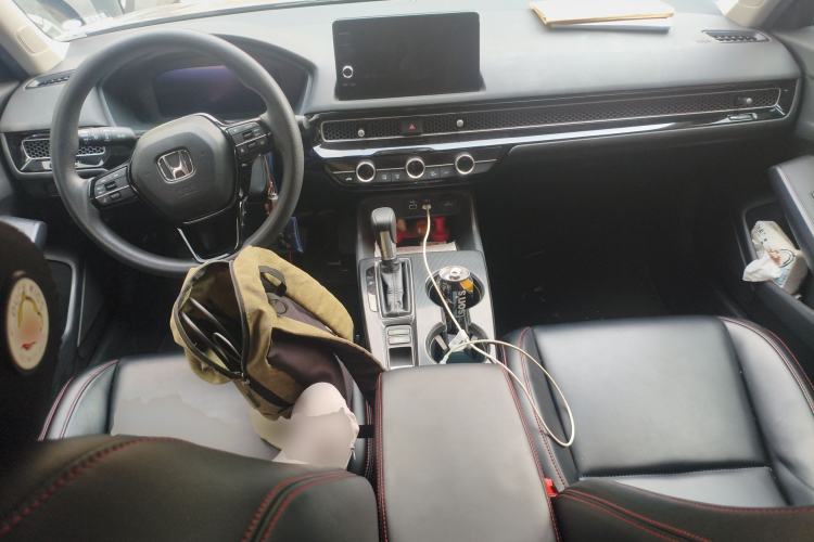 Used Honda Civic 2022 240TURBO CVT Dynamic Edition Center Console