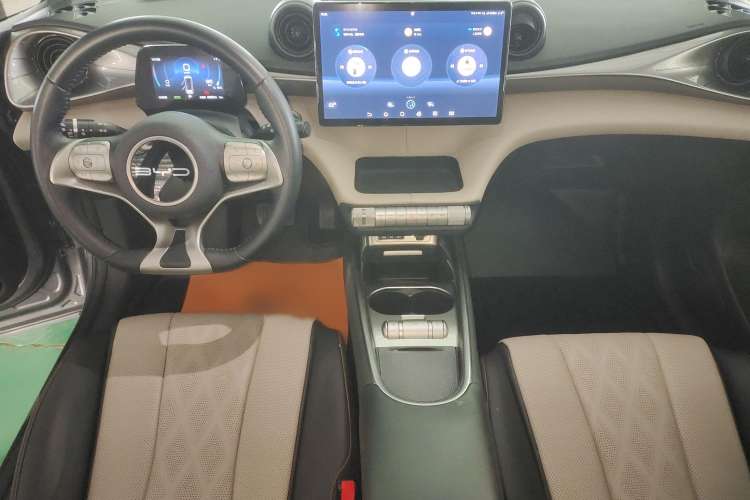 Used BYD Dolphin 2023 420 km Free Version