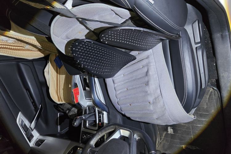 Used Geely Auto Emgrand X7 Sport 2016 2.0L Manual Smart Connect Version Left Front Seat