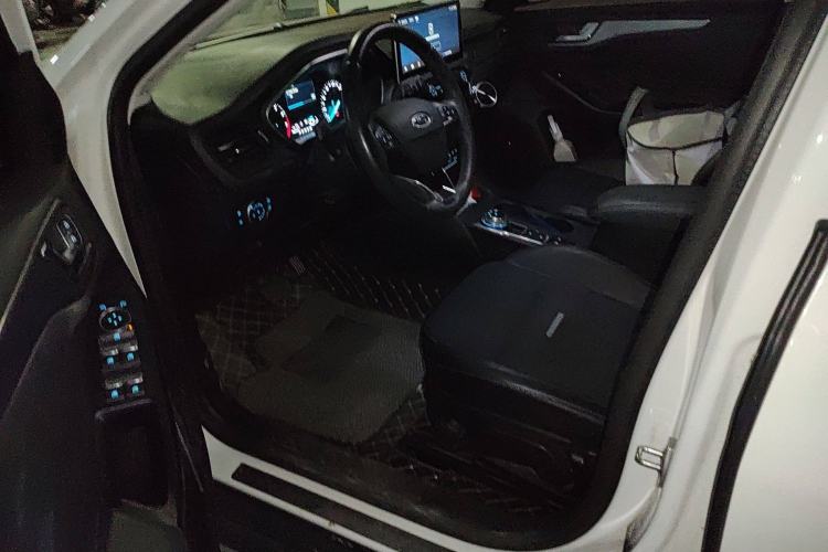 Used Ford Focus Active 2020 EcoBoost 180 Automatic Trendy Model Driver Seat