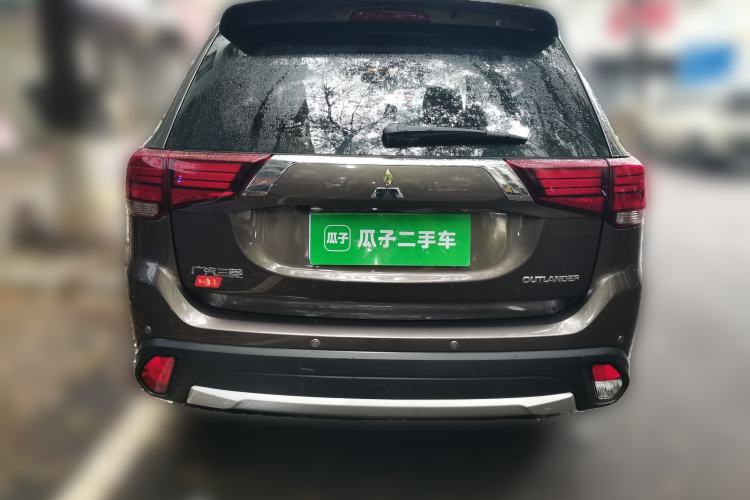 Used Mitsubishi Outlander 2018 2.0L Two-Wheel-Drive Jiale Edition 7-Seater
