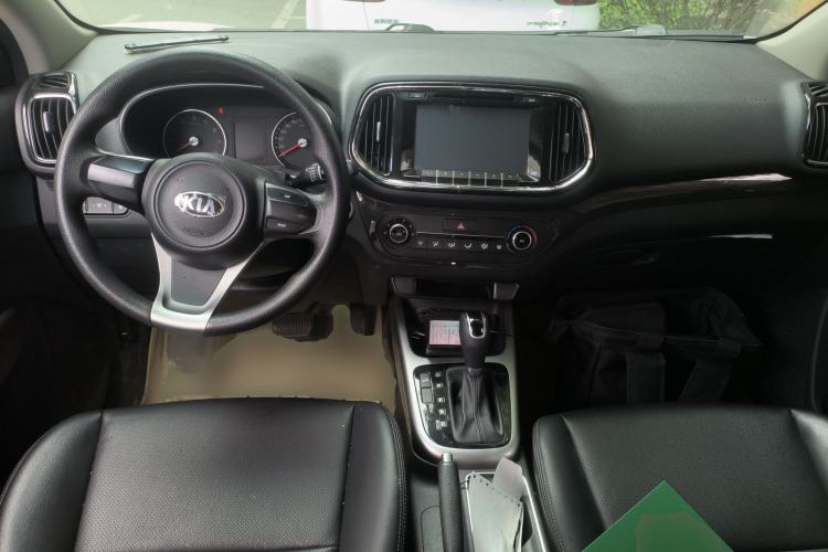 Used Kia KX3 2015 1.6L Automatic Two-Wheel Drive DLX Center Console