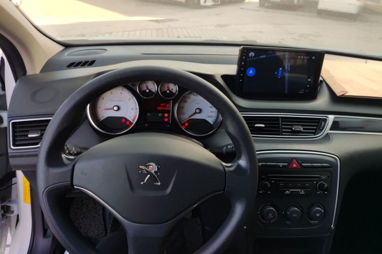 Used Peugeot 308 2014 Enjoy Edition Classic 1.6L Manual YouShang Model Center Console