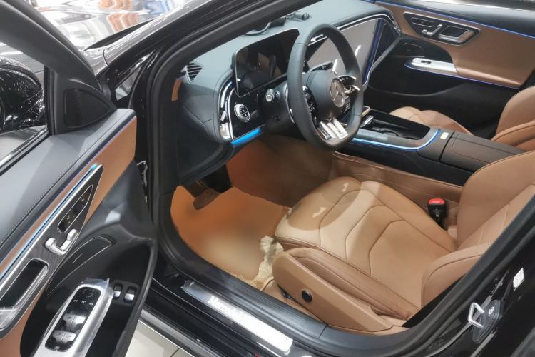 Used Mercedes-Benz E-Class New Energy 2024 E 350 e L Plug-in Hybrid Sports Sedan
