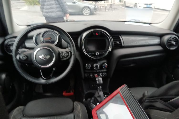 Used MINI MINI 2015 1.5T COOPER Fun Five-Door Edition
