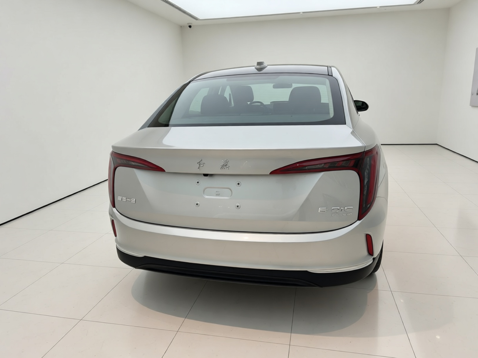 Hongqi E-QM5 2023 620km PLUS — снимка 5