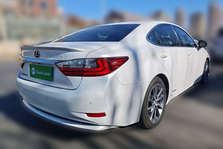 Used Lexus ES 2015 300h Luxury Edition