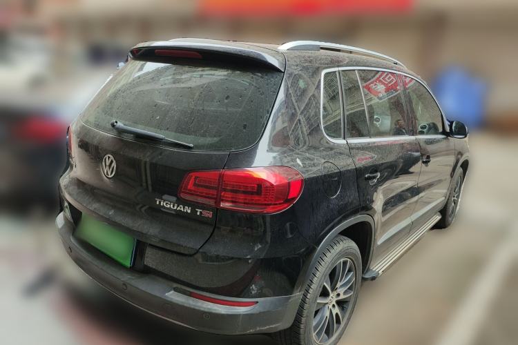 Used Volkswagen Tiguan 2015 1.8TSI Automatic Two-Wheel Drive Luxury Model Rear Right 45 Deg