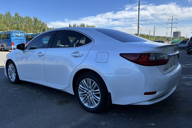 Used Lexus ES 2016 200 Midnight Special Limited Edition
