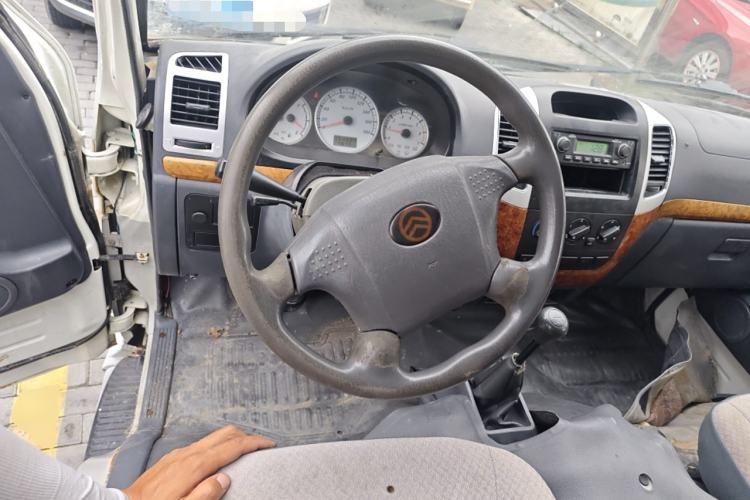 Used Golden Dragon Hiace 2010 2.0L Standard-Wheelbase Premium Version V19
