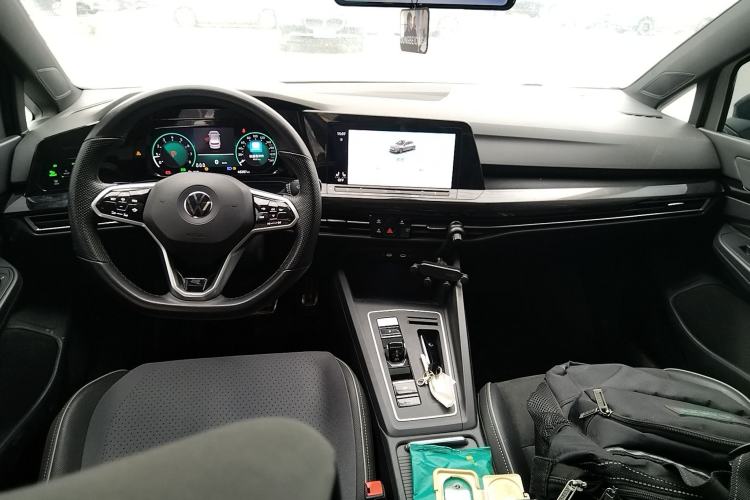 Used Volkswagen Golf 2021 280TSI DSG R-Line Center Console