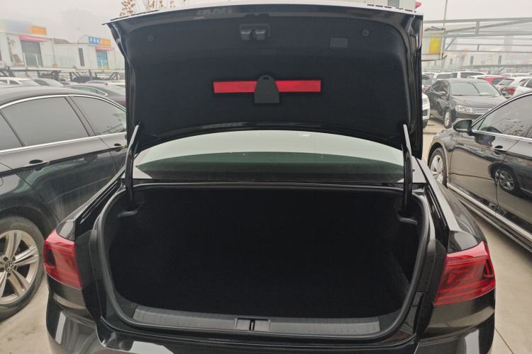 Used Volkswagen Magotan 2025 Zhongxiang Version 280TSI DSG Comfort Edition
