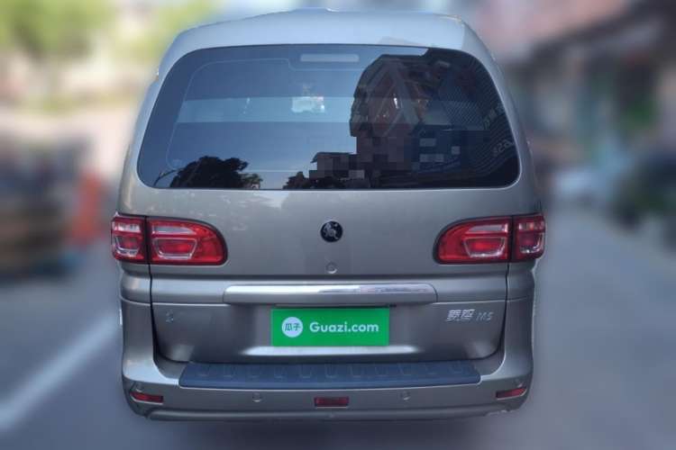 Used FORTHING Lingzhi 2023 M5L 1.6L Base Model 7 Seats
