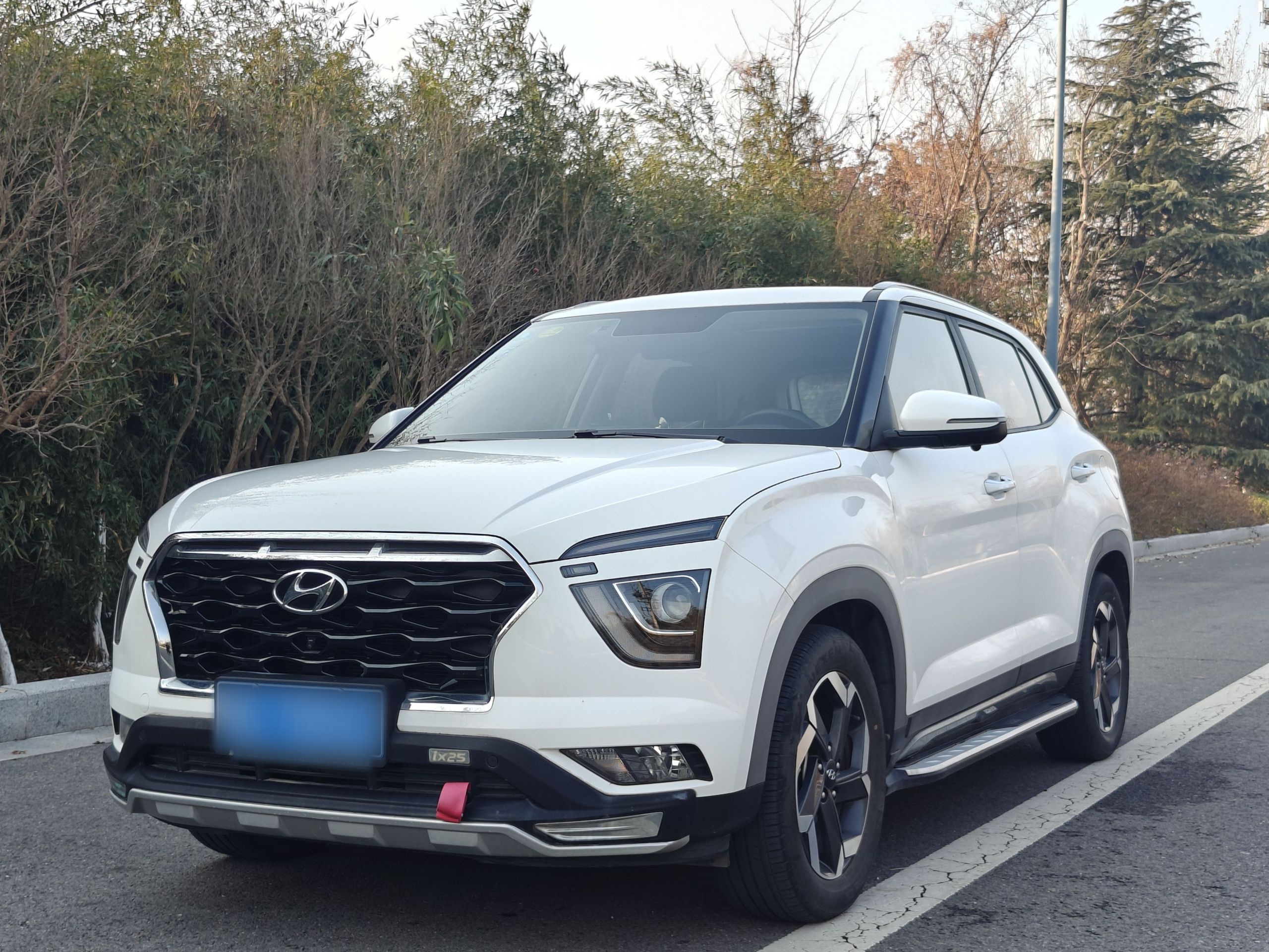 تحت مقدمة السيارة