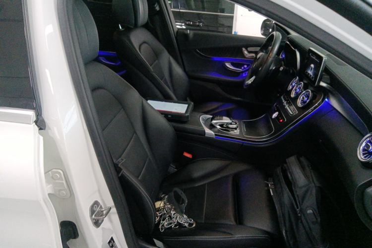 Used Mercedes-Benz C-Class 2017 Facelift C 200 L Sport Edition Right Front Seat