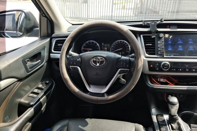 Used Toyota Highlander 2018 2.0T Four-Wheel Drive Luxury Version 7 Seats China VI Standard