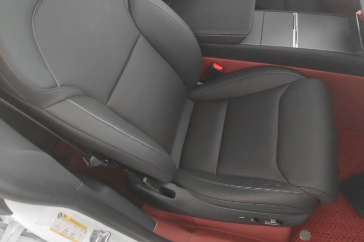 Used Tesla Model Y L 2025 Model Long-Range All-Wheel-Drive Version